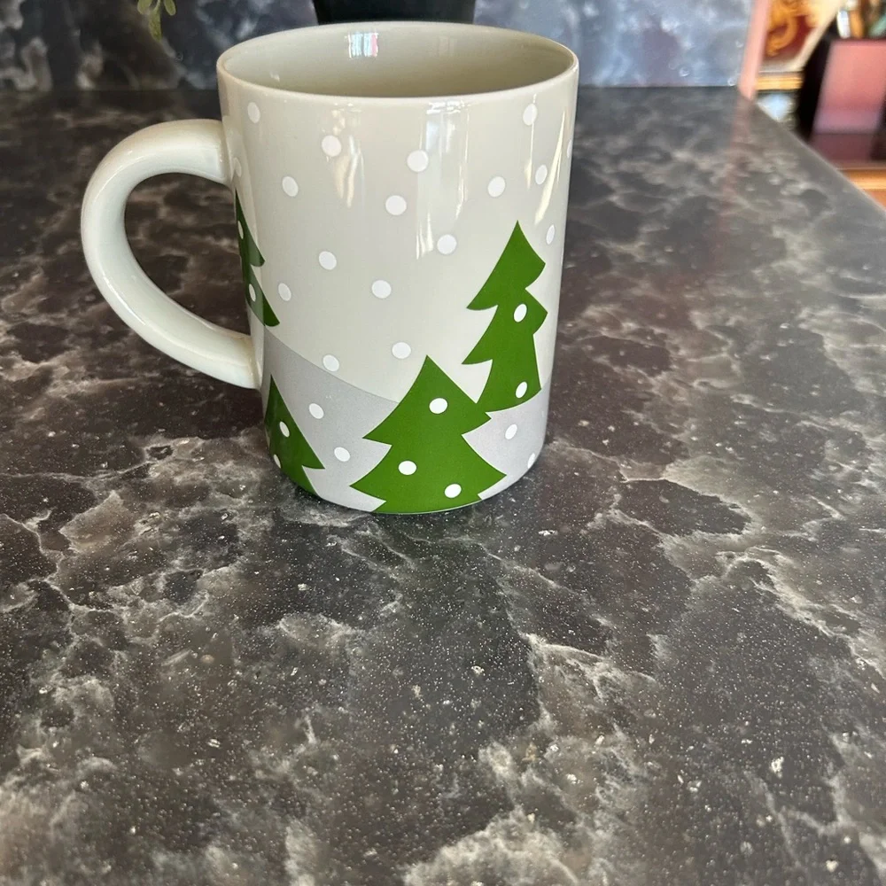 Crate&Barrel Green and White Mug